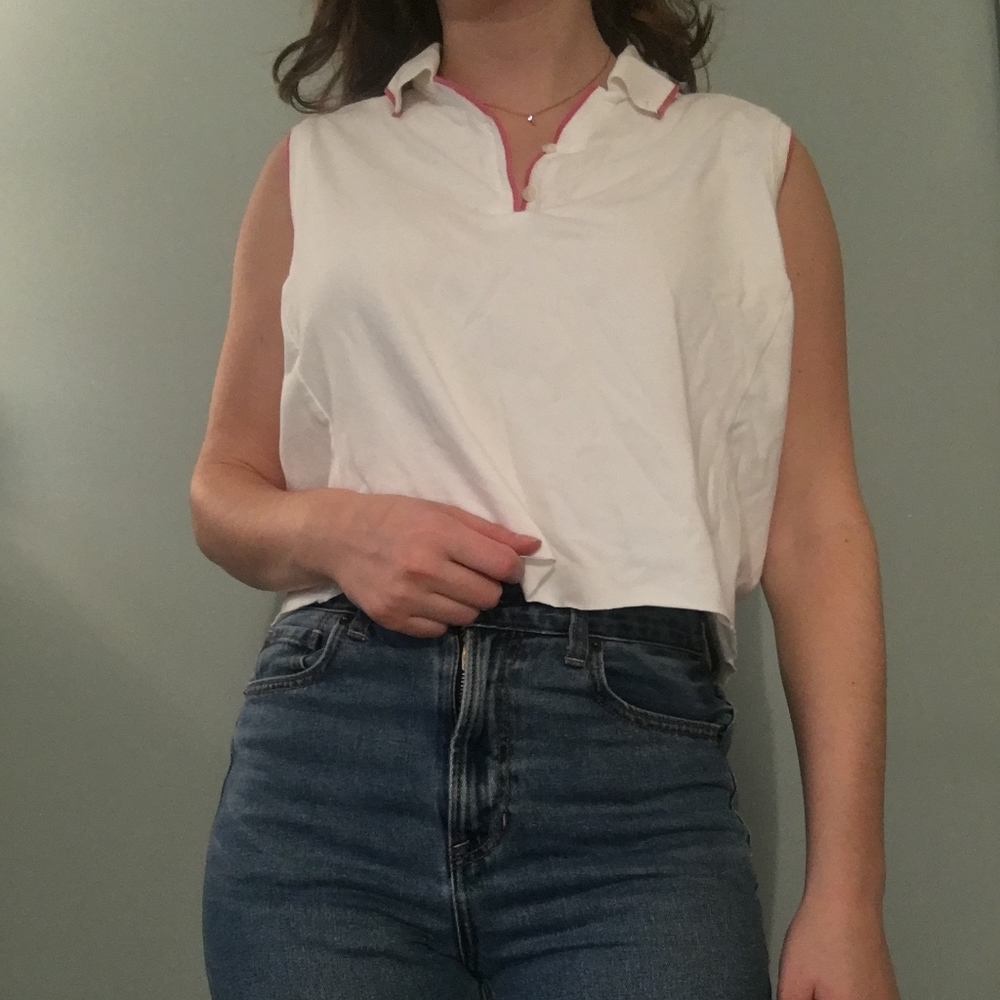 Cropped polo with pink trim